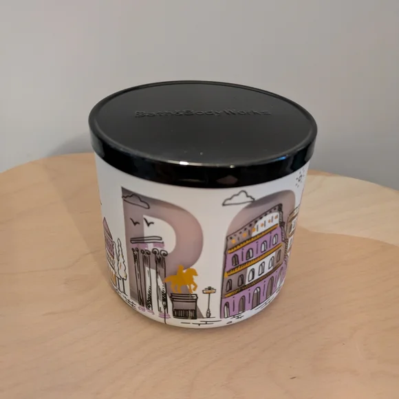 Bath & Body Works Rome Scented Candle - Picture 4 of 5